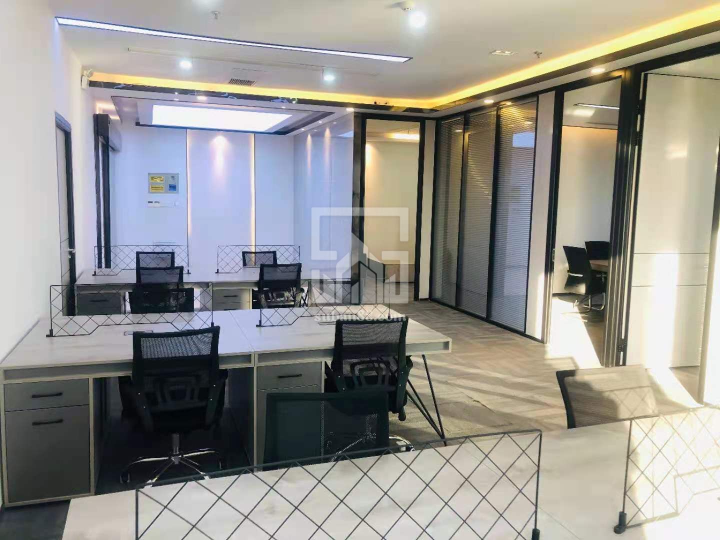 凤凰国际大厦204平 格局3+1 豪装