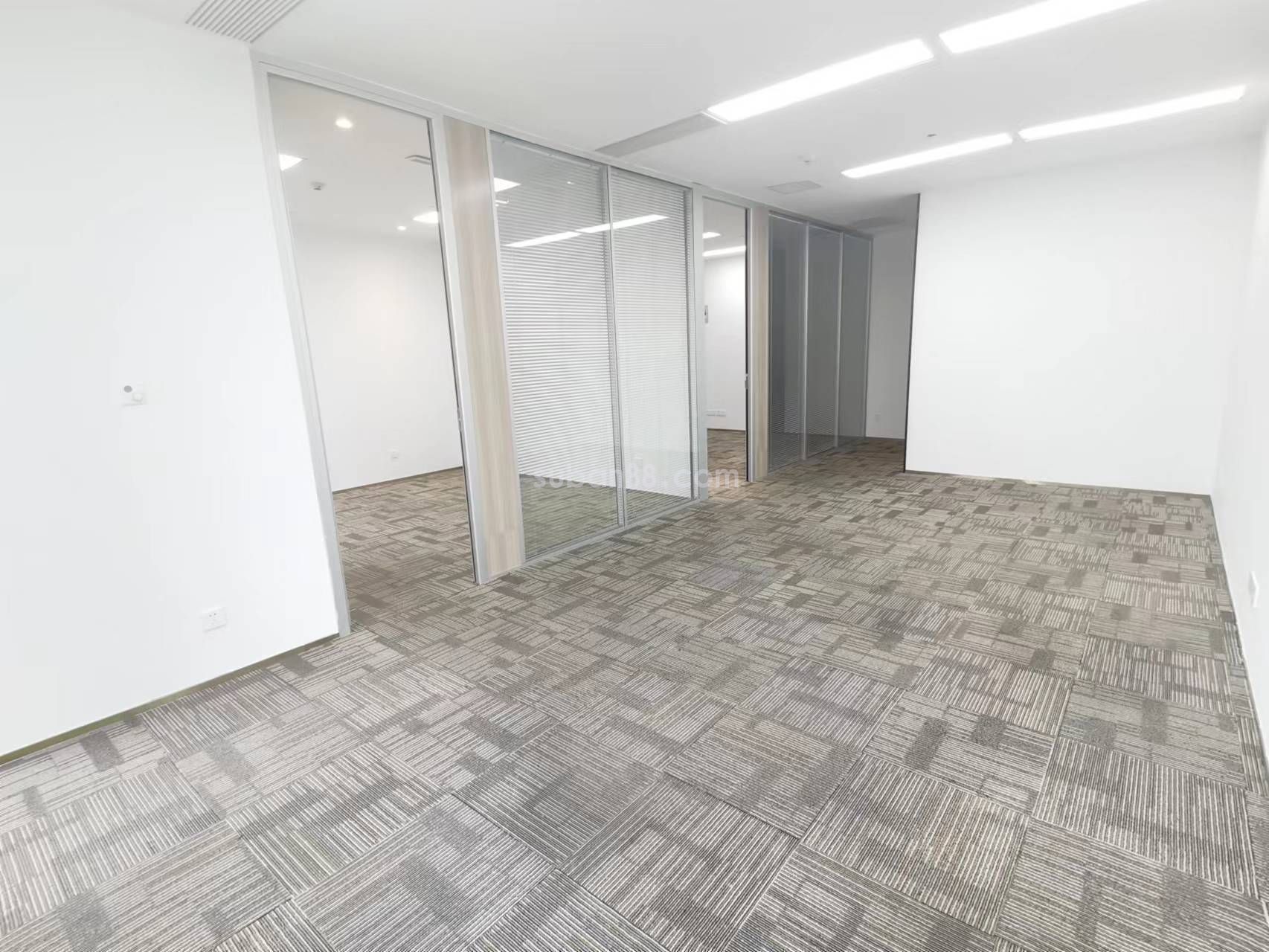苏州市工业园区 金鸡湖边 甲级写字楼 精装出租 -图4