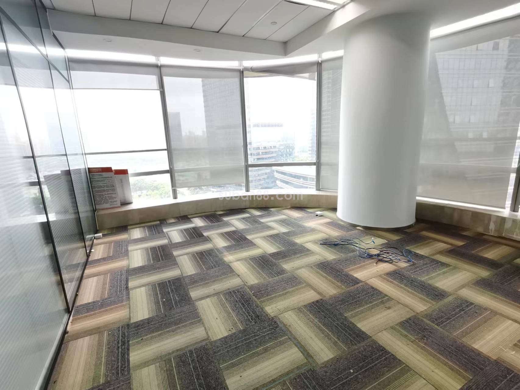 苏州市工业园区 甲级写字楼 精装带隔断-图5
